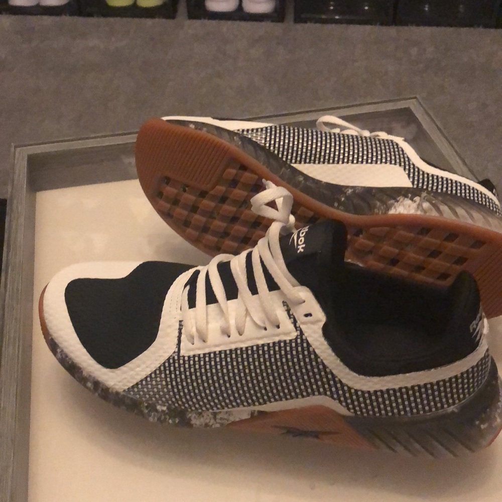 Men’s Reebok sneakers - Picture 7 of 8